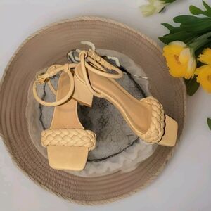 Rilista Women's Nude Braided Open Toe Ankle Strap Low Block Chunky Heels Sz 6.5